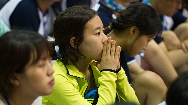 Junge Südkoreanerinnen bei einer Begegnung mit Papst Franziskus beim Asiatischen Jugendtreffen im Jahr 2014