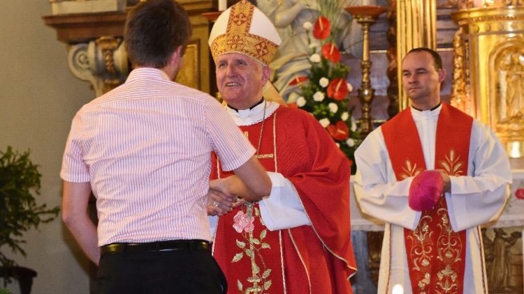 Mons Stanislav Zore ha presieduto a Raka la messa della festa di san Lorenzo 4a.jpg