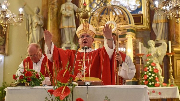 Mons Stanislav Zore ha presieduto a Raka la messa della festa di san Lorenzo 4b.jpg
