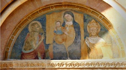Los Papas y L’Aquila, un vínculo en el surco del perdón
