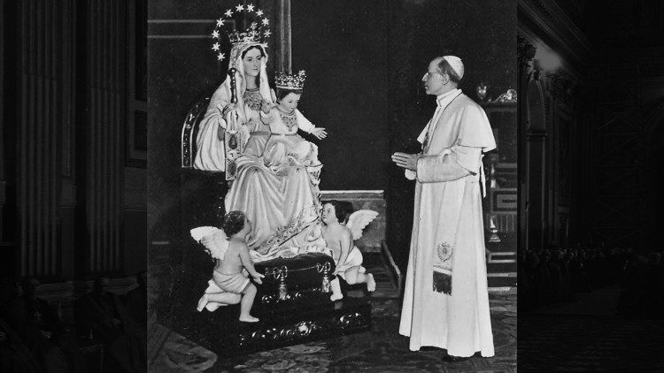 Papa Pio XII e Madonna Regina