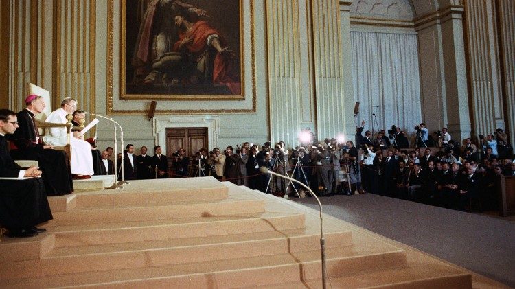 Papst Johannes Paul I. bei einer Audienz für Journalisten 1.9.1978