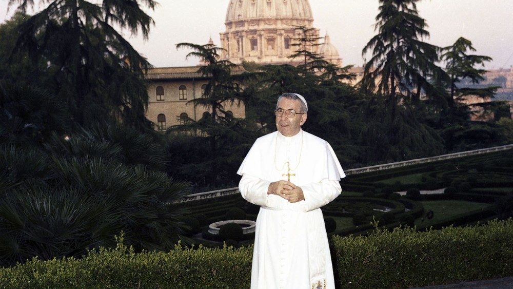 Albino Luciani, Papst Johannes Paul I., ging als 33-Tage Papst in die Geschichte ein: Er starb am 28. September 1978. Hier eine Aufnahme aus den Vatikanischen Gärten