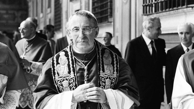 /content/dam/vaticannews/multimedia/2018/08/24/27-08-1978 Giovanni Paolo I dal Balcone S. Pietro dopo la messa Cappella Sistina (1).jpg