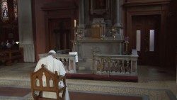 2018.08.25 Papa Francesco - Dublino - Visita alla Pro-Cattedrale 03.jpg