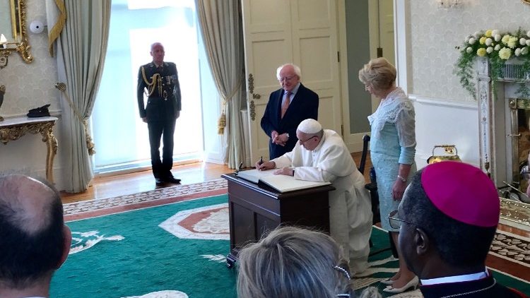 Spotkanie Papieża Franciszka z prezydentem Michaelem Higginsem i jego żoną