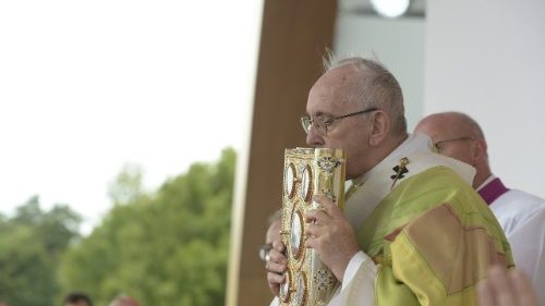 Papa Francesco: chiediamo perdono per abusi e silenzio