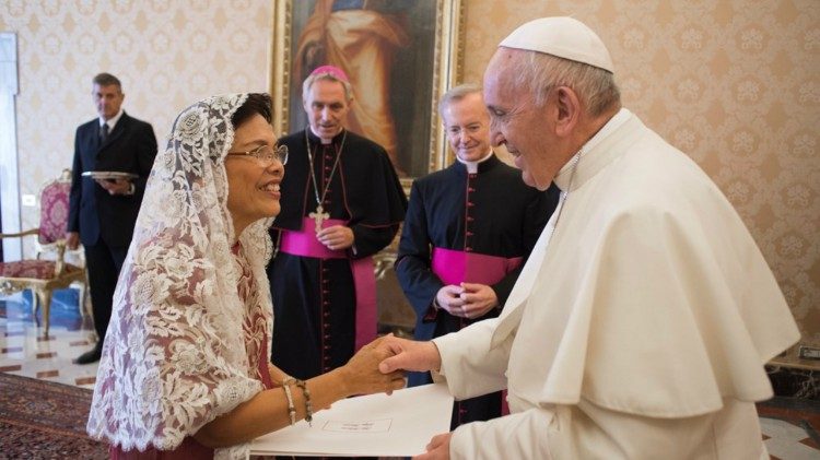 Grace Relucio Princesa, the new ambassador of the Philippines to the Holy See, presenting her credentials to Pope Francis on Sept. 1, 2018.