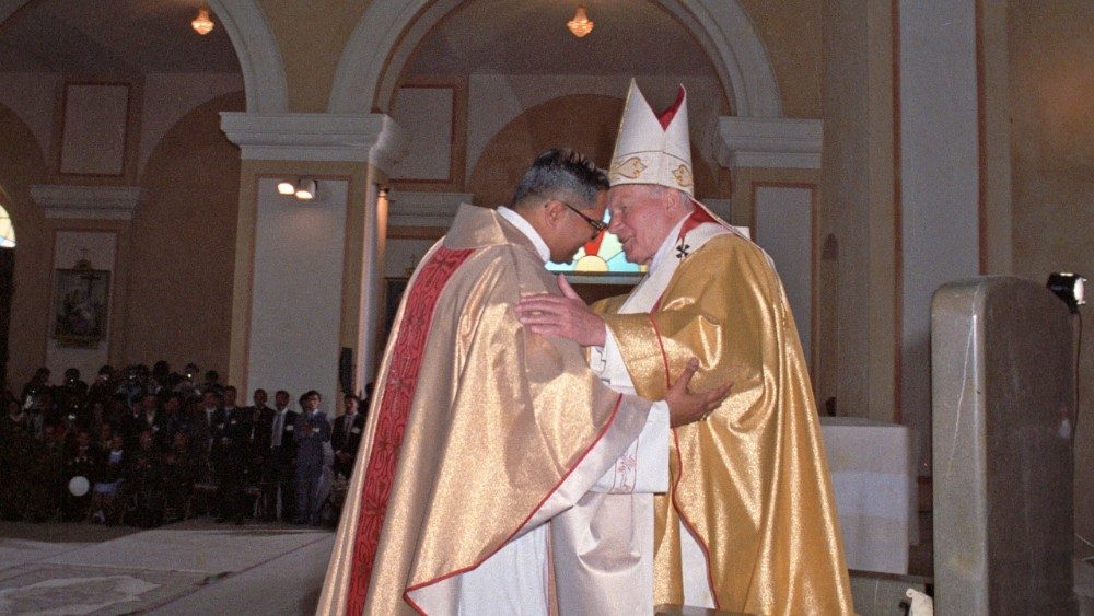 1993-04-25 Giovanni Paolo II Viaggio apostolico in Albania