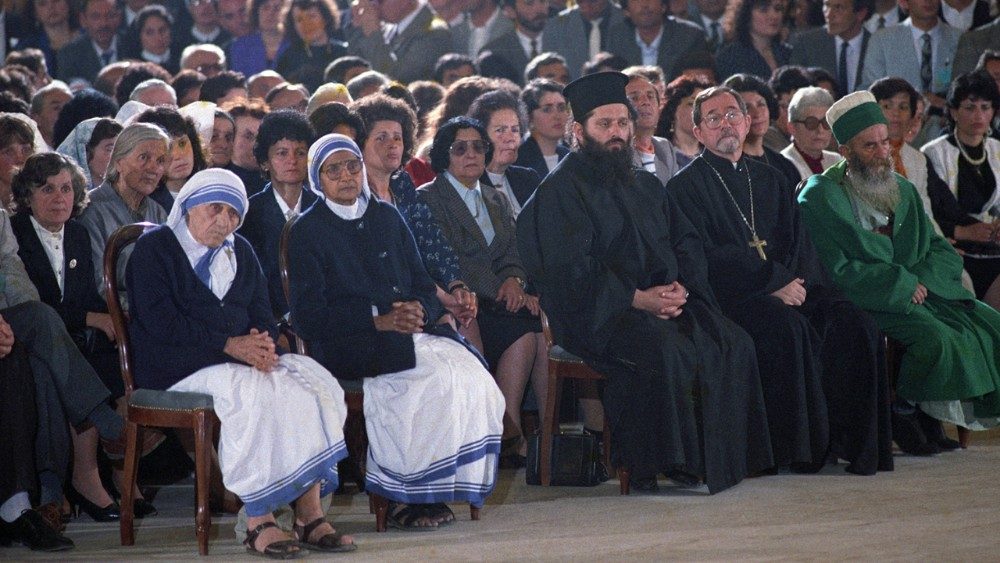 1993-04-25 Giovanni Paolo II Viaggio apostolico in Albania