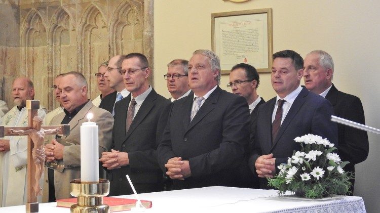 Ptujska Gora la giornata di preghiera per le vocazioni della arcidiocesi di Maribor presieduta da mons Alojzij Cvikl 7aAEM.jpg