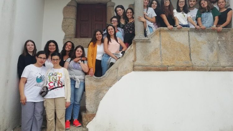 Jovens em missão em Pedrógão Grande, Portugal