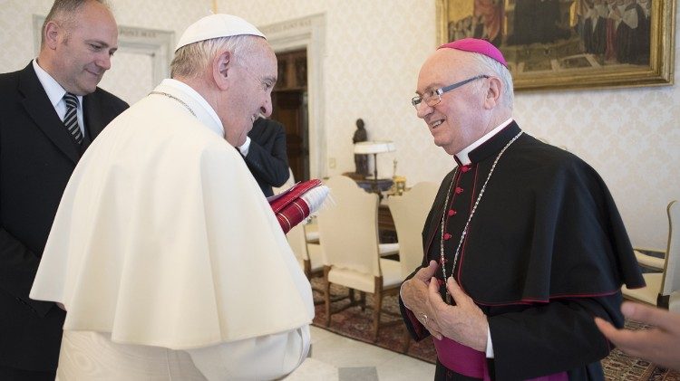 Imzot Frendo në audiencë me Papën Françesku në Vatikan