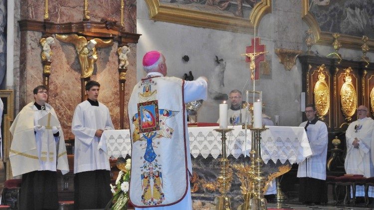 Mons Stanislav Zore ha presieduto la messa nella catedrale di Lubiana in occasione del incontro dei rettori dei santuari 1.jpg