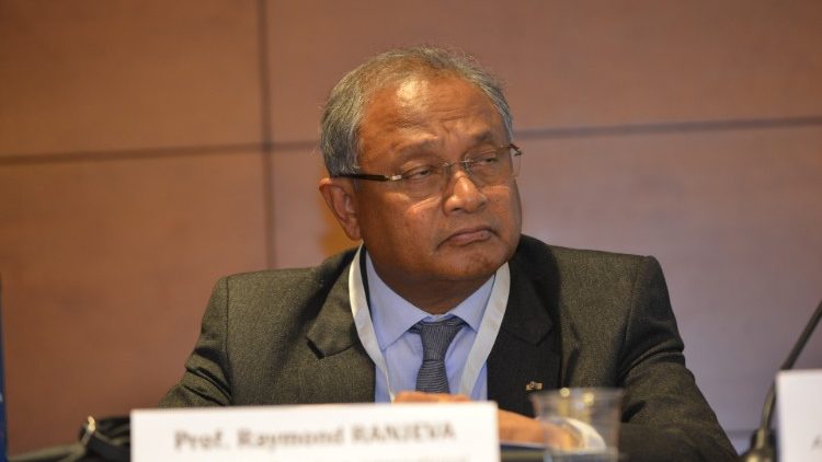 M. Raymond Ranjeva, président de l’académie malgache, ancien vice-président de la Cour internationale de justice