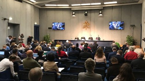 #Synod2018. Kard. Baldisseri: tema e të rinjve, sfidë për Kishën