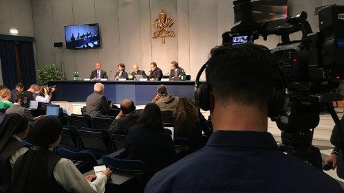 Synode : chercher la vérité sur les abus est essentiel, assure Mgr Scicluna