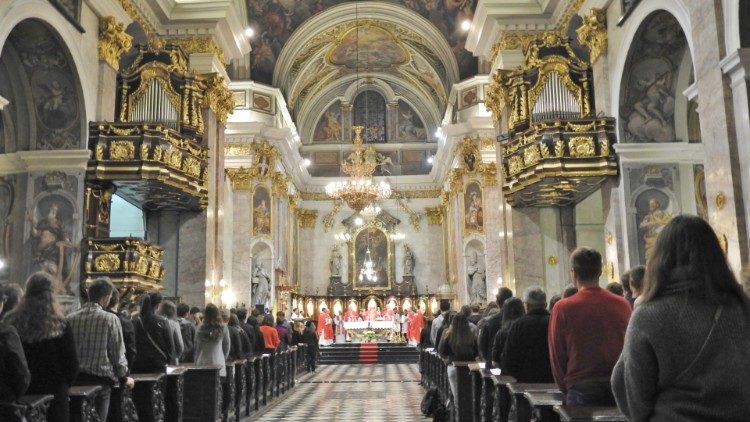 Sveta maša v ljubljanski stolnici v čast Svetemu Duhu ob začetku akademskega leta.