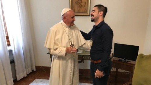 Sínodo: El Papa se reúne con auditor de Irak y anima a los jóvenes del país