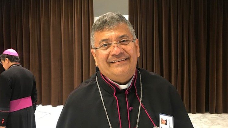 2018.10.17  sínodo padres sinodales Mons José Canales Honduras