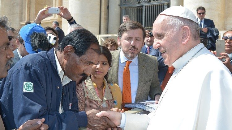 Pope Francis meeting Asia Bibi's husband and daughter in the Vatican, April 15, 2015.