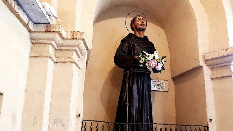 San Francesco, statua, Assisi