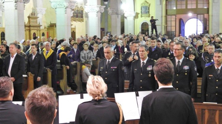 Mons Jurij Bizjak ha celebrato la messa a Monte Santo per il Centenario della fine della Grande Guerra 4.jpg