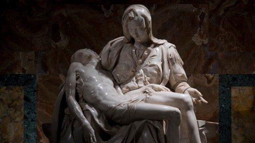 A San Pietro nuova illuminazione della Pietà di Michelangelo