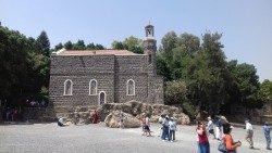 Terra Santa - Chiesa del Primato a Tabgha.jpg