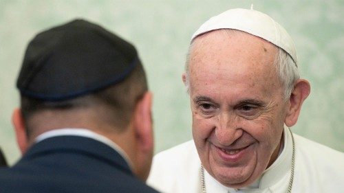Papst Franziskus: Pfarrer und Rabbiner sollen zusammenarbeiten 