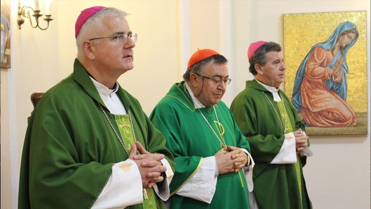 Kardinal Vinko Puljić, biskup Mate Uzinić i biskup Tomo Vukšić