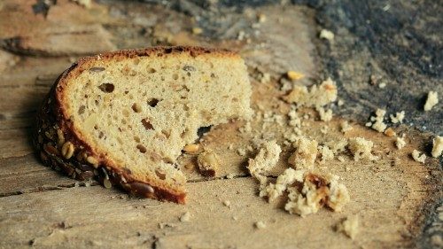Папа – ФАО: выбрасывая пищу, мы расточаем хлеб бедных