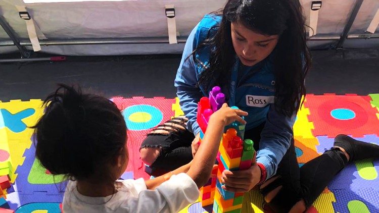UNICEF creates "Child Friendly Spaces" in Martinez Stadium in Mexico City. (UNICEF / Rocío Nuñez)