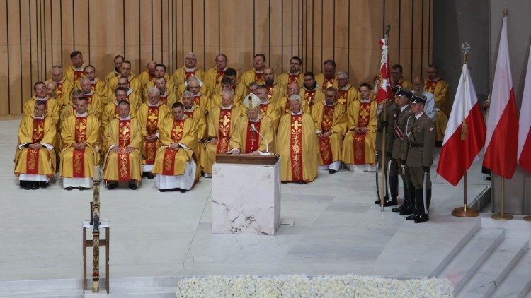 A Solemn Mass in Warsaw celebrates 100 years of national independence