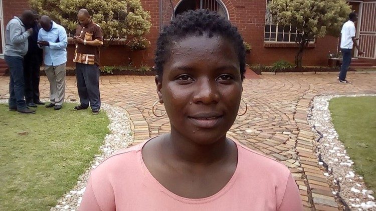 2018.11.12 Adina Suahele, Jornalista e locutora da Radio Encontro - Mocambique