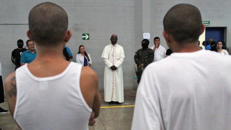 2018.11.14 Nuncio Apostólico en Honduras visita cárceles