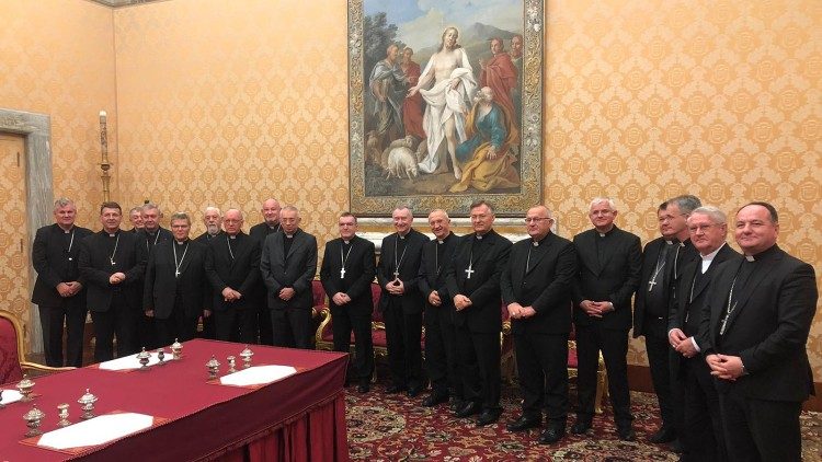 Hrvatski biskupi s Papinim državnim tajnikom, kardinalom Pietrom Parolinom