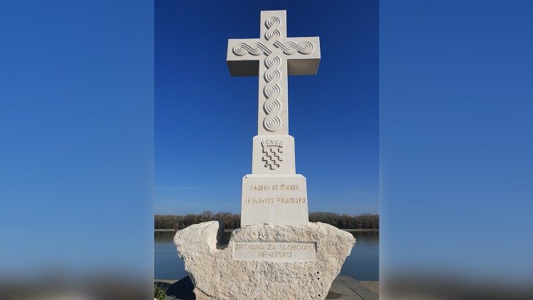 Križ u Vukovaru