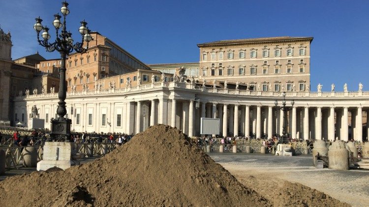 Sand till årets julkrubba på Petersplatsen 