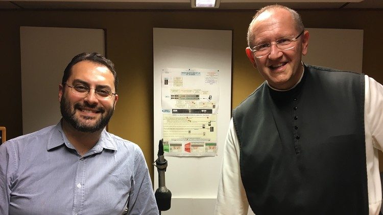 P. Wallner bei einem Besuch im Studio von Radio Vatikan 2018