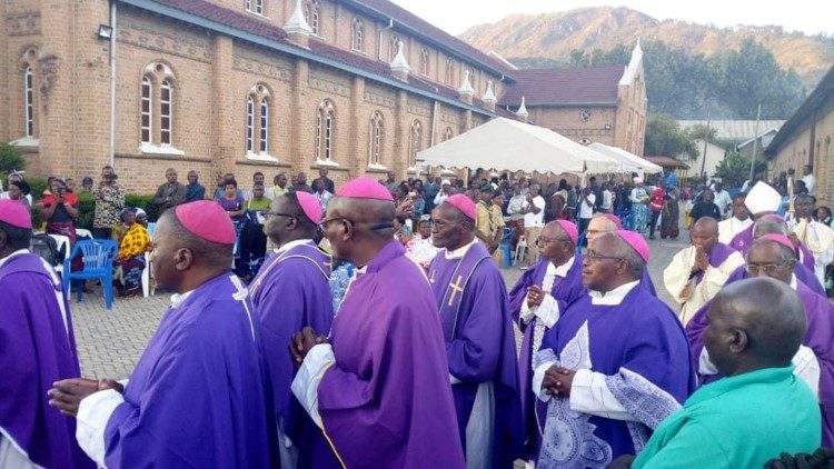 Tanzanijski biskupi u procesiji u Mbeyi, na jugozapadu zemlje (studeni 2018.)