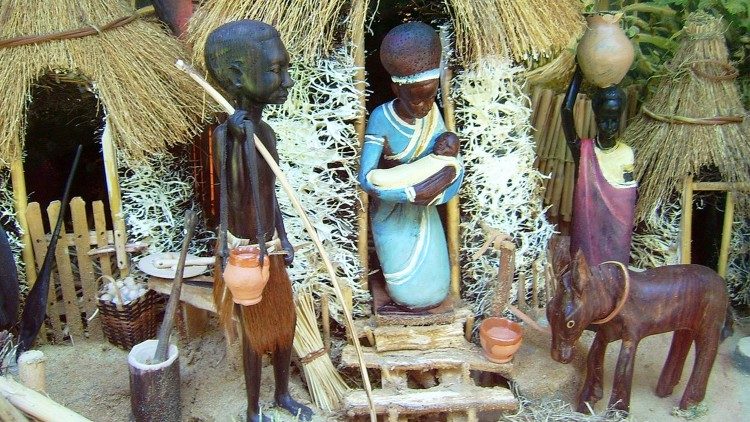النائب العام على أبرشية بانغي: الميلاد يهدف إلى بعث النور والدفء اللذين يقدمهما الله