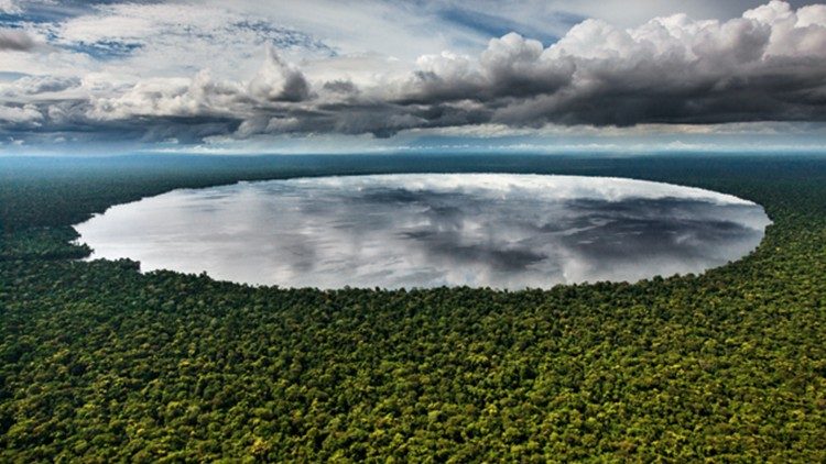 Lago Tele, República do Congo