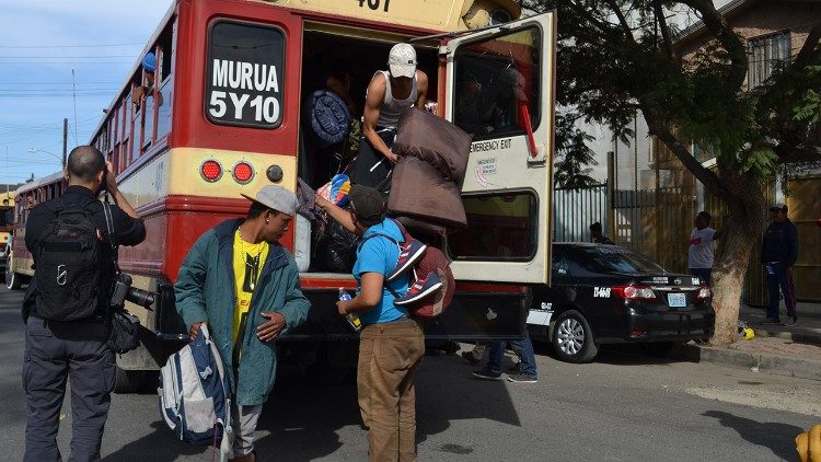  Migranti dal Centro America arrivano a Benito Juarez, Città di Messico 