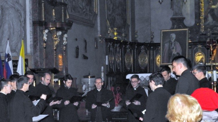 Academia dei seminaristi sloveni nella cattedrale di Lubiana in occasione dell'Immacolata e del 110 anni delle Congregazioni mariane 5.jpg