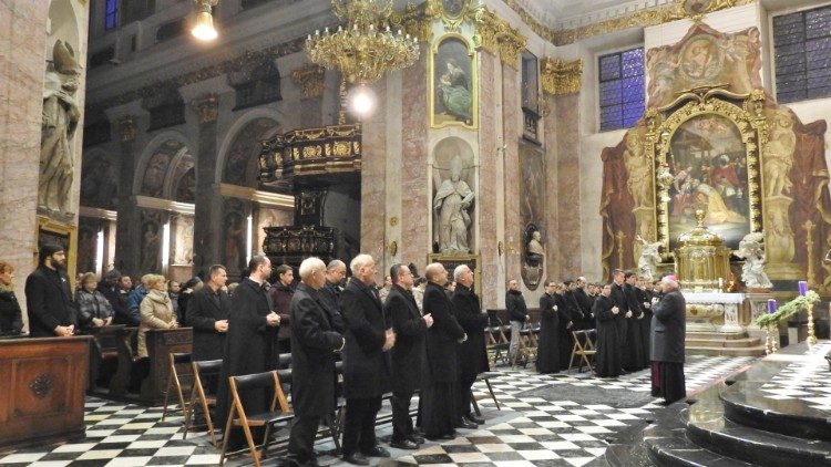 V ljubljanski stolnici je v soboto, 8. decembra potekala akademija v čast Brezmadežni in ob sprejemu novih bogoslovcev v Marijino kongregacijo.