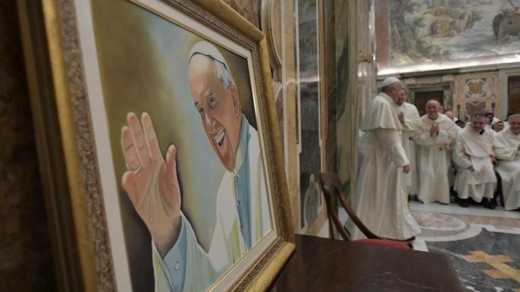 Em destaque na foto, quadro do Papa presenteado a Francisco pelos Padres Mercedários