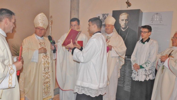 La messa in occasione di 98 anni dalla morte di servo di Dio Anton Mahnic a Krk presieduta da mons Stanislav Zore 9.jpg