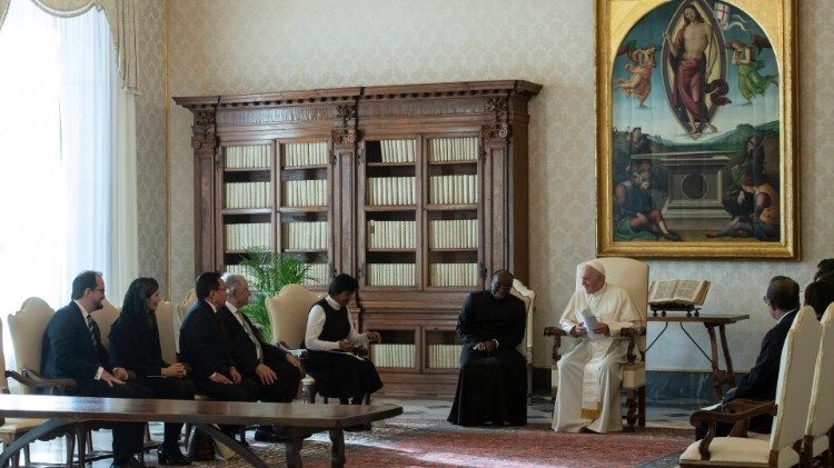 Papa Franjo s izaslanstvom Međunarodnoga povjerenstva za borbu protiv smrtne kazne; 17. prosinca 2018.