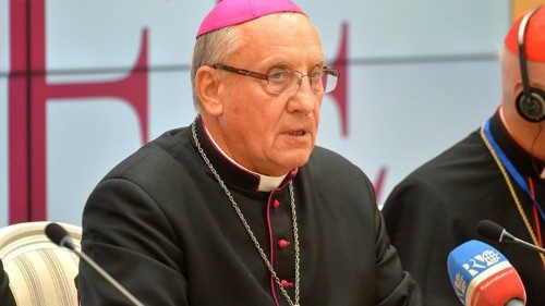 Епископат Беларуси обеспокоен судьбой архиепископа Кондрусевича